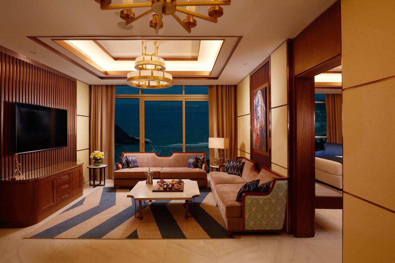 Royal M Al Aqah Beach Resort By Gewan Exterior foto A suite at the hotel